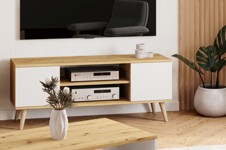 Szafka RTV FOCUS 135 cm skandynawska, nogi drewniane - Dąb Artisan / Biały